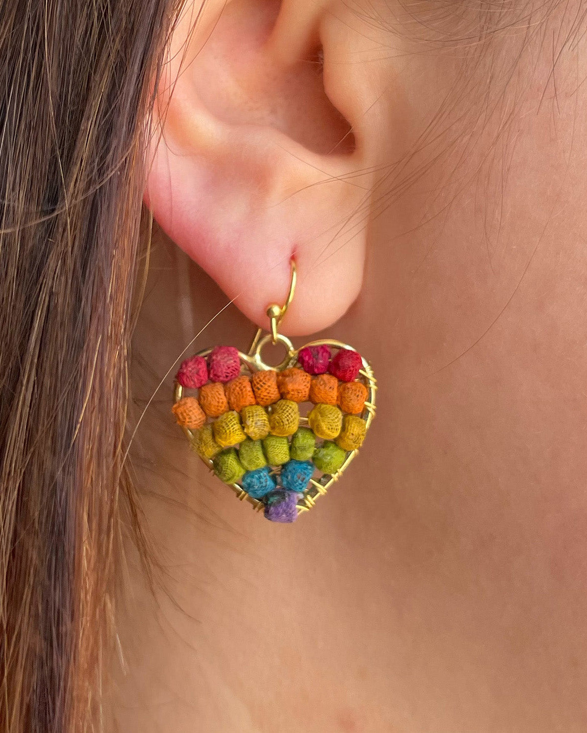 Rainbow Heart Milieu Earrings