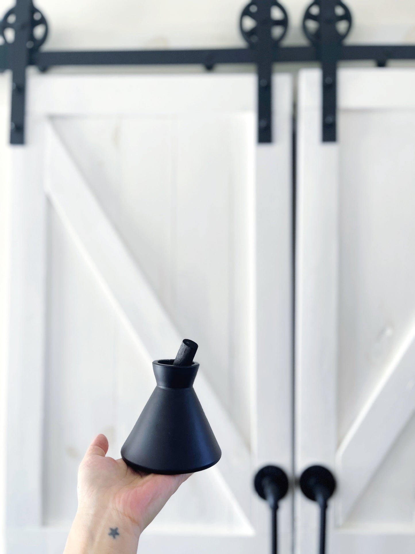 VELLA CHARCOAL WAND DIFFUSER SET