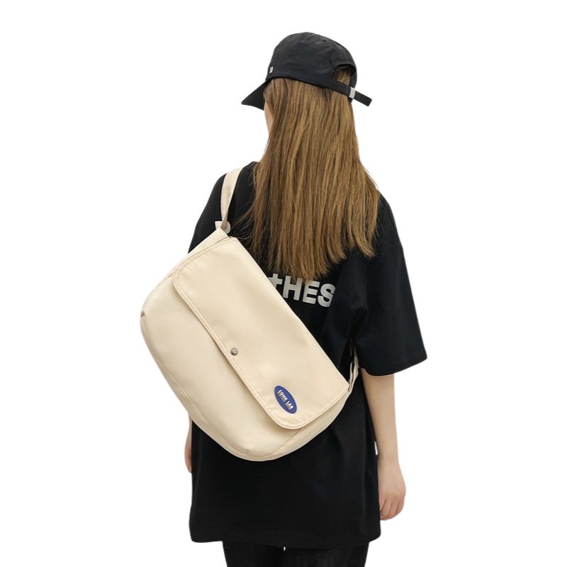 Basic Messenger Bag