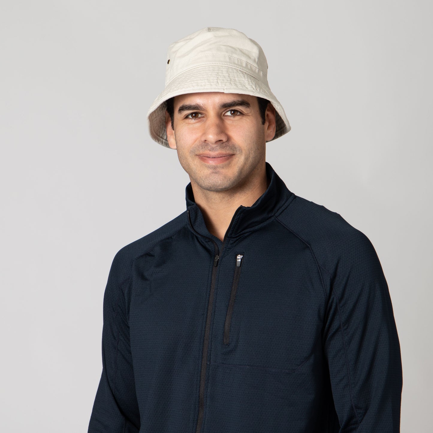 Men's washed cotton bucket with side grommets