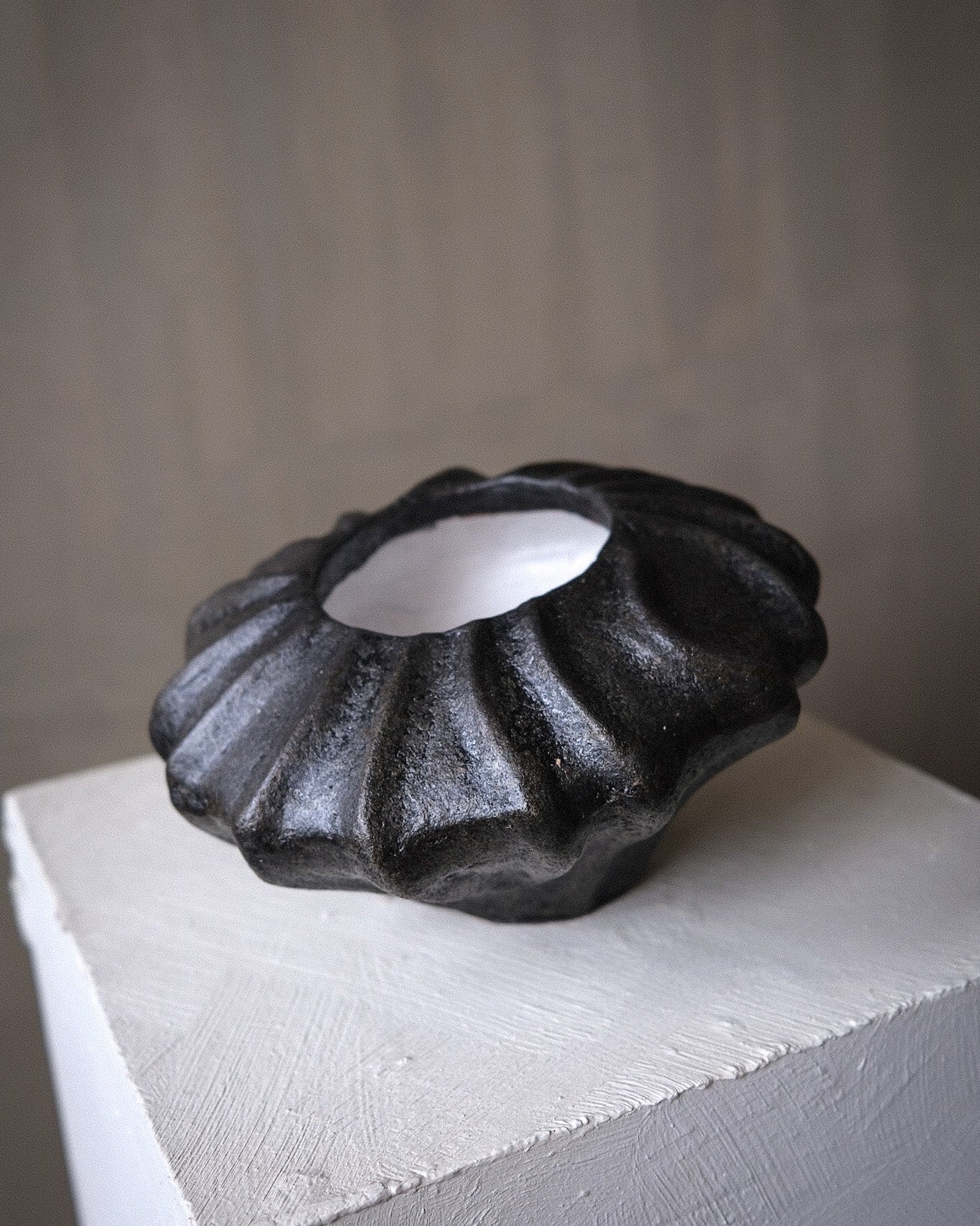 Suraya Small Vessel Black