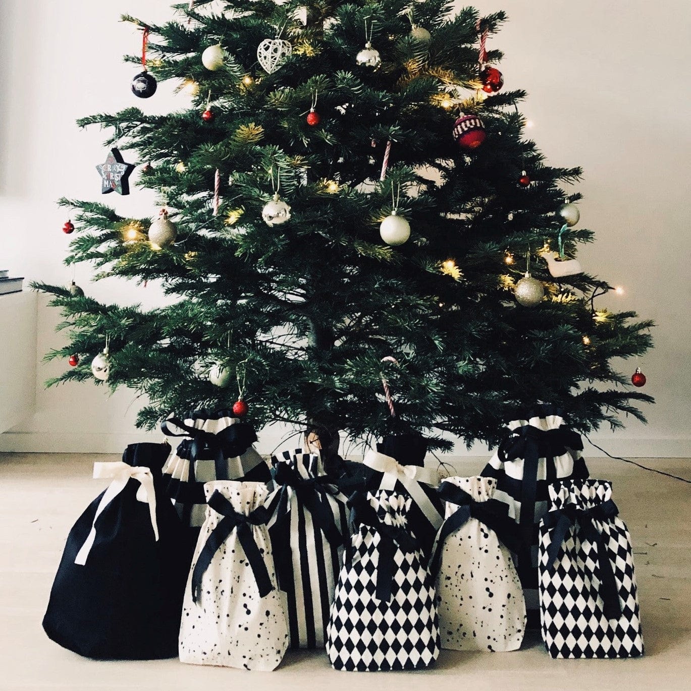 Gift Bag Black Medium - Osadia Concept Store