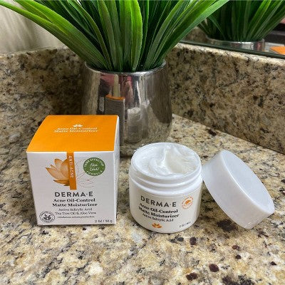 derma e Anti-Acne Oil Control Matte Moisturizer 2oz - New