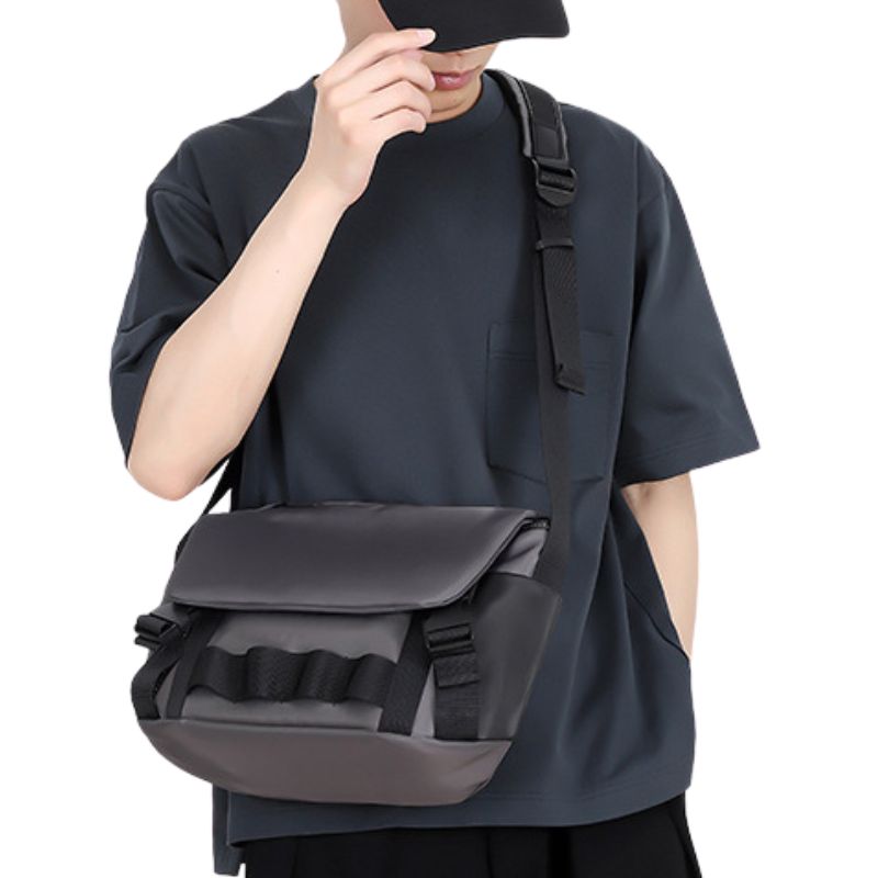 Men's Oxford Messenger Bag