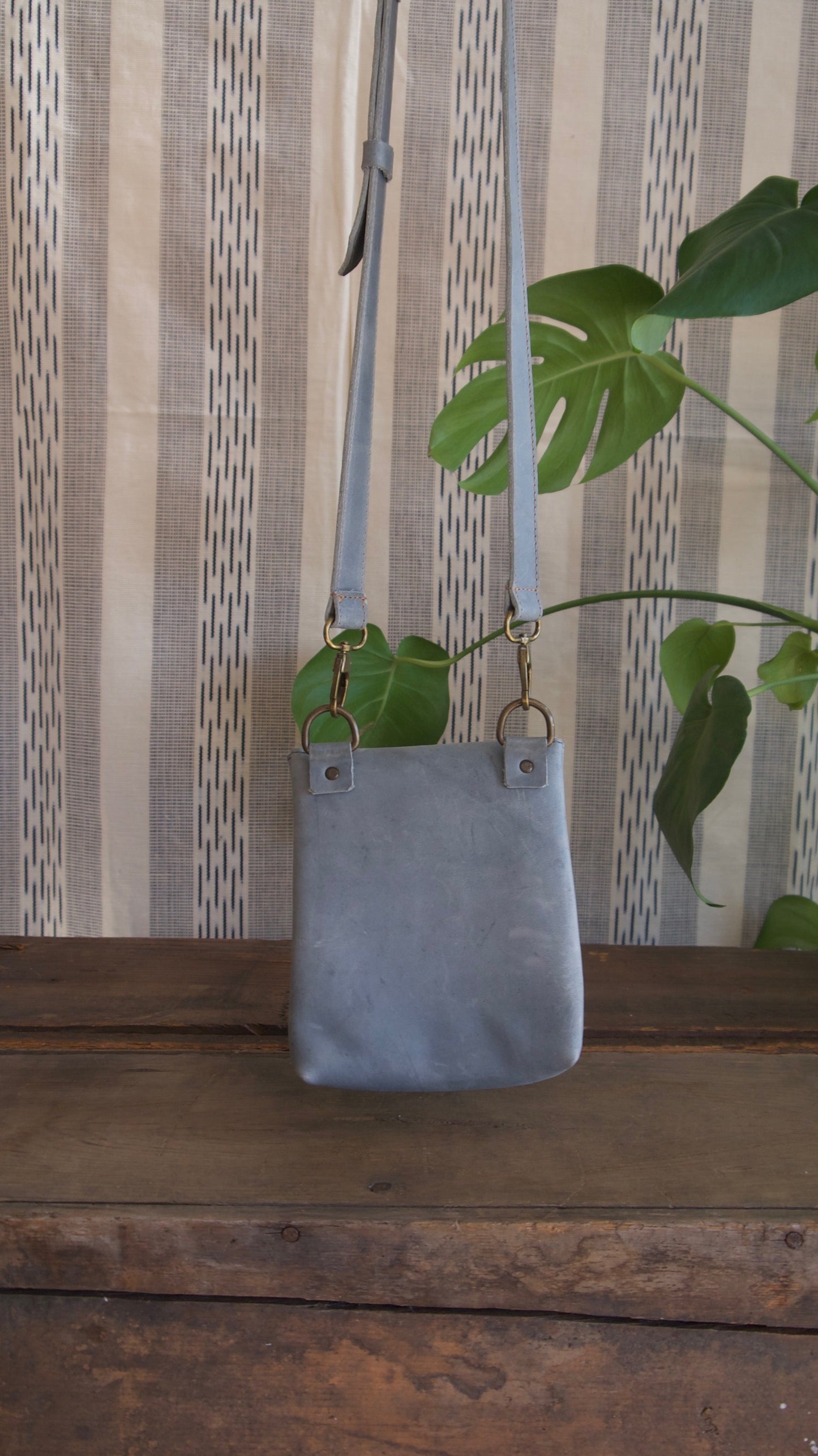 Scallop Bag - Cemento