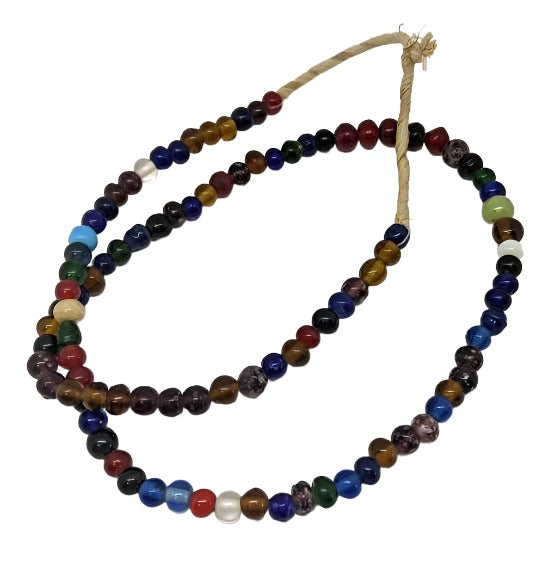 Glass bead strand