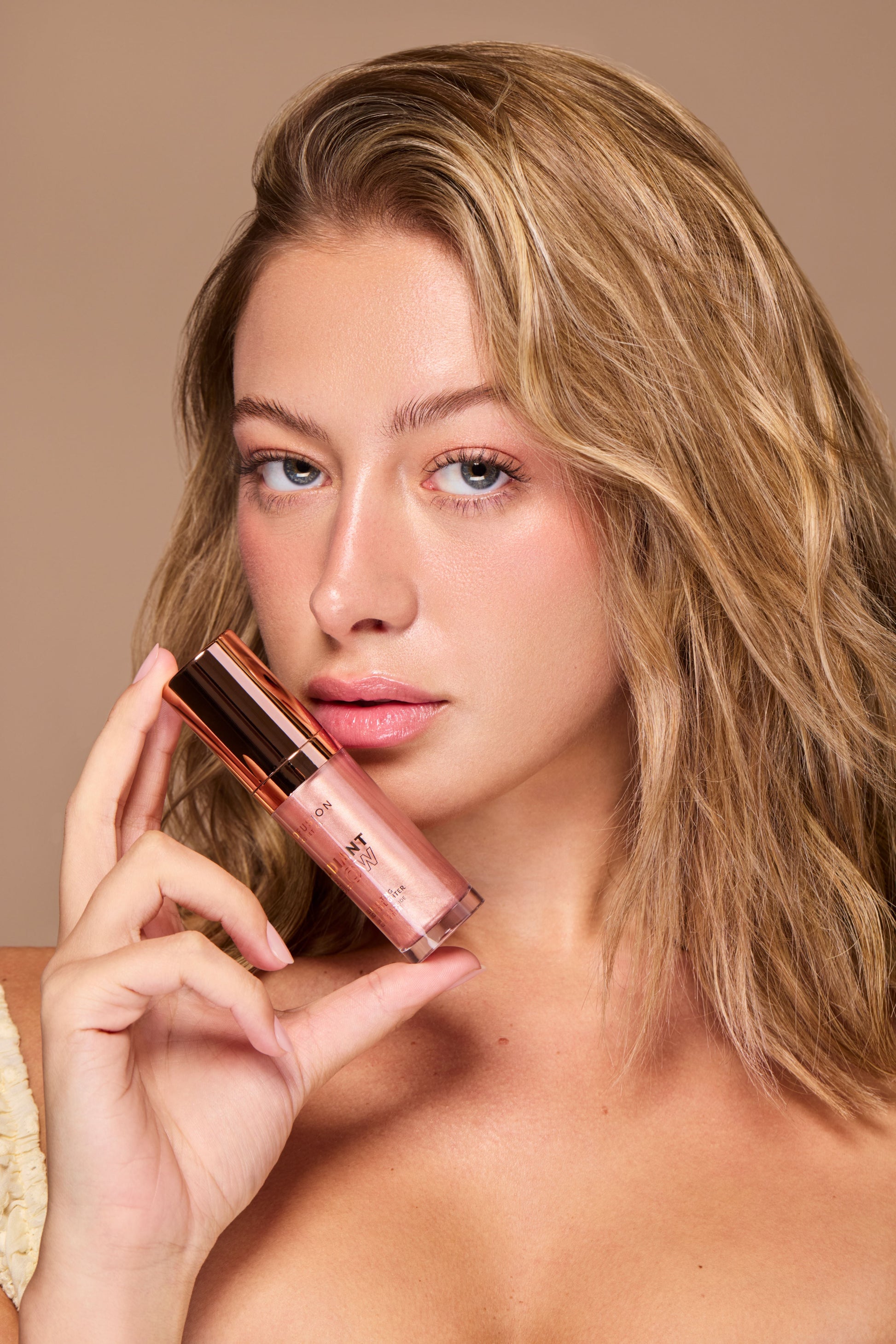Radiant Glow Illuminating Liquid Highlighter - Osadia Concept Store