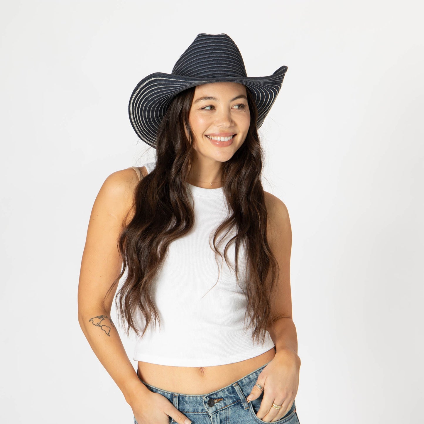 Luz - Cattleman's Crease Cowboy with Rolled Wire Brim