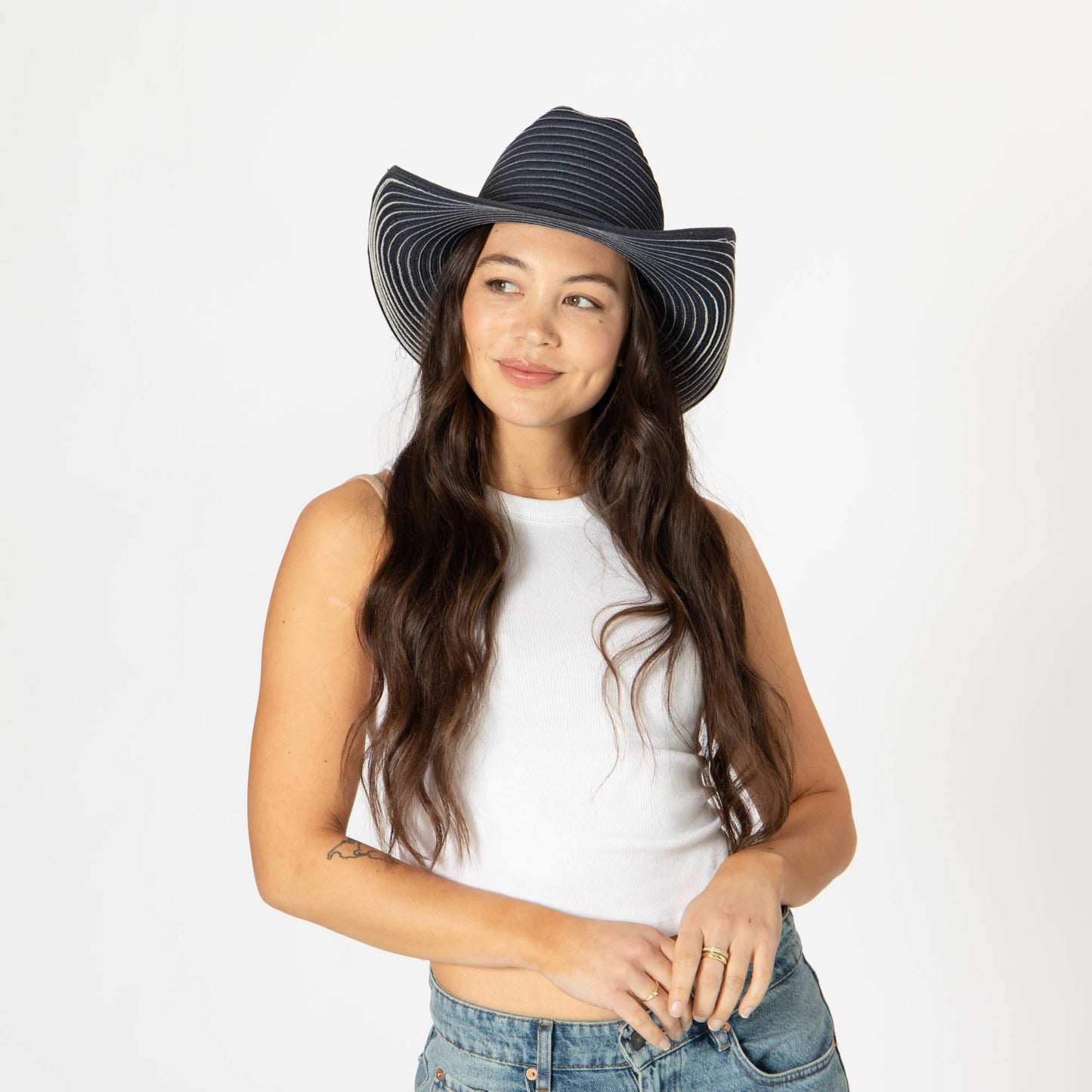 Luz - Cattleman's Crease Cowboy with Rolled Wire Brim