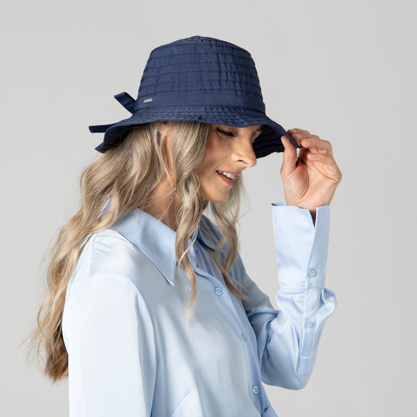 Women's ribbon bucket with adjustable tie