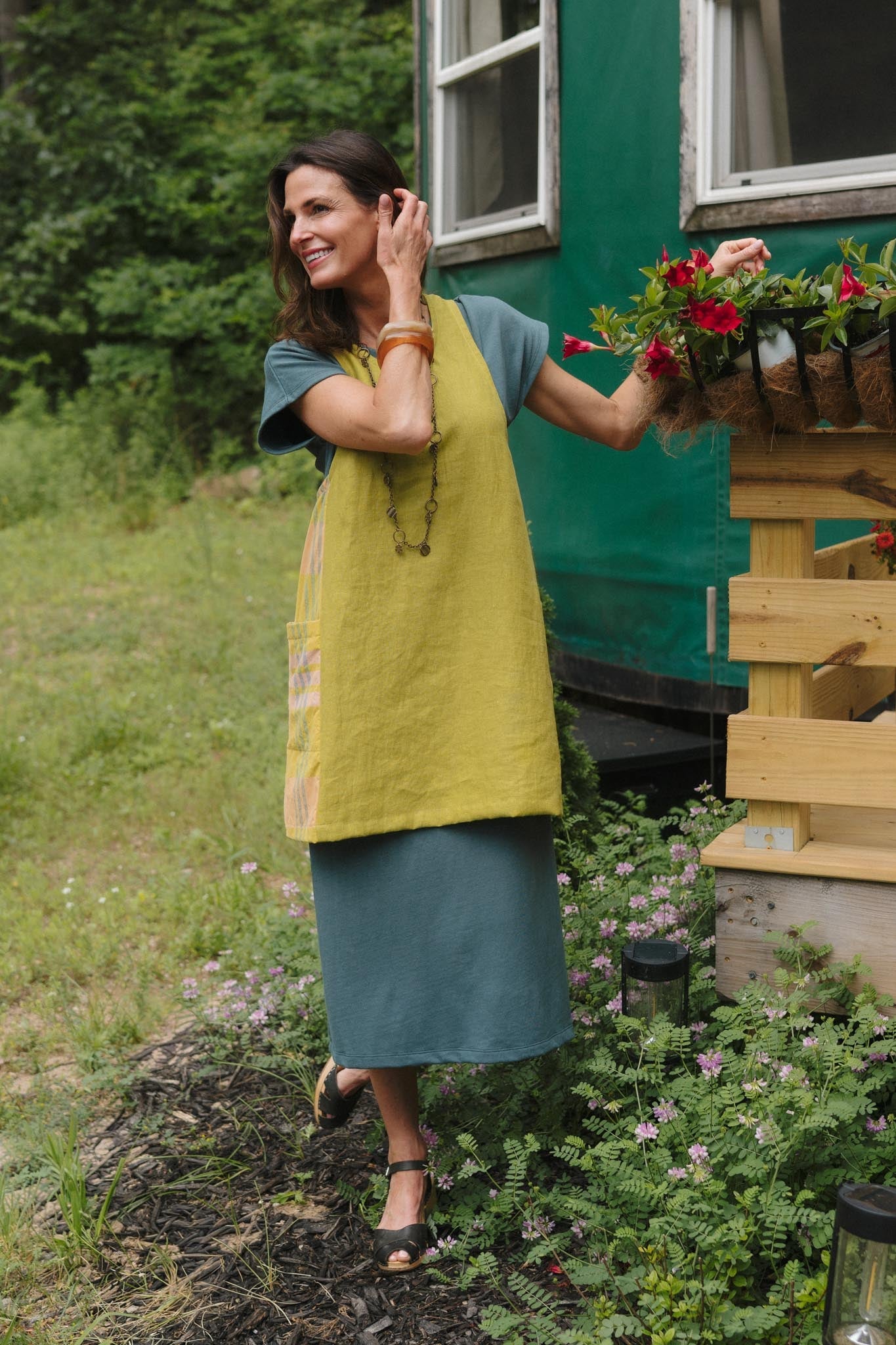 Greenhouse Apron (Updated) in Passion Fruit