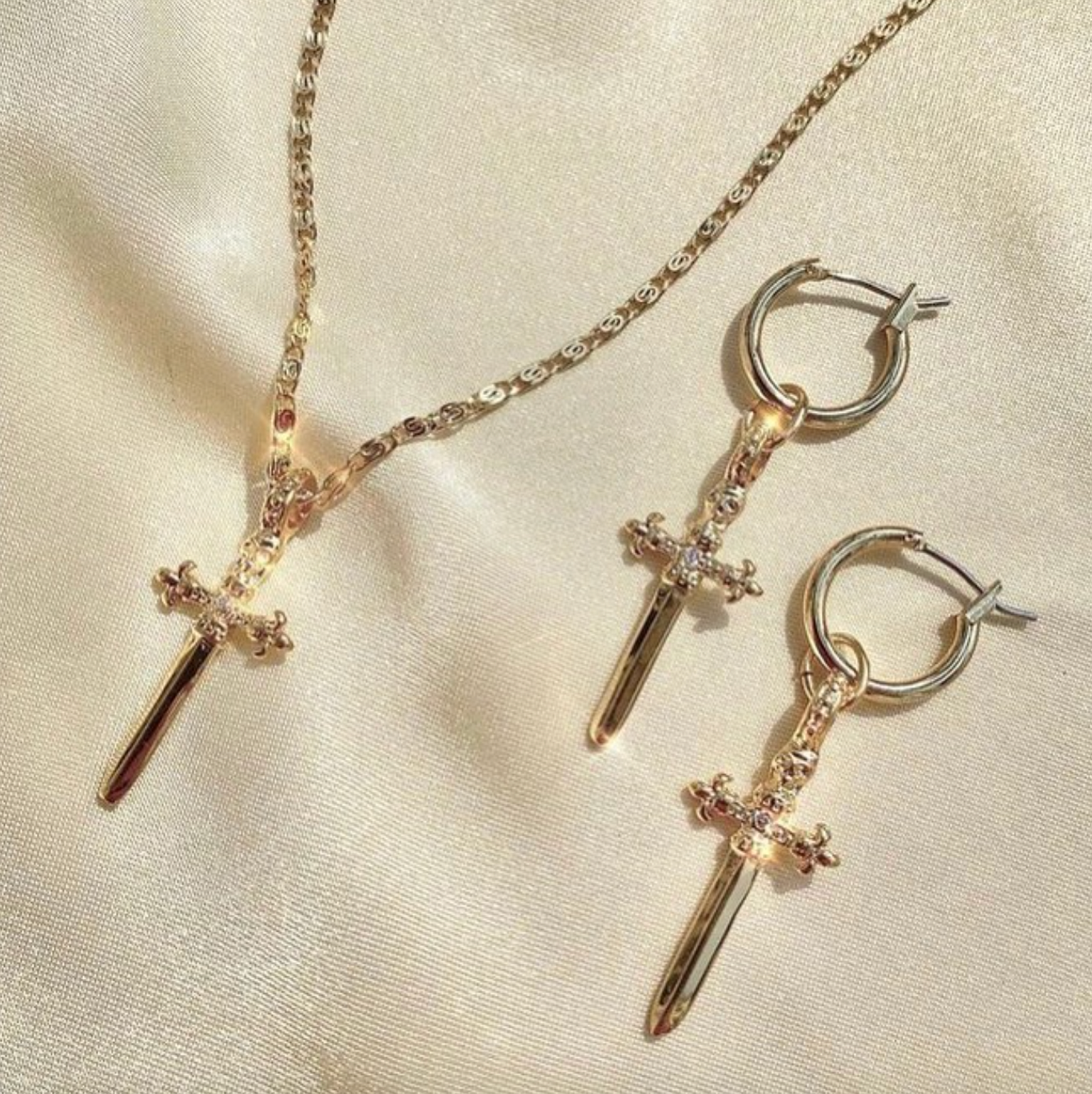 The Alexandra Hoop Earrings - Gold - Osadia Concept Store