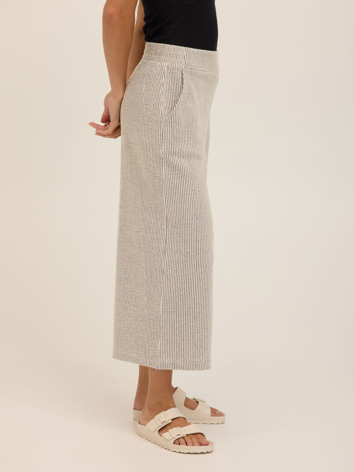 Alora Stretch Seersucker Capri Pant