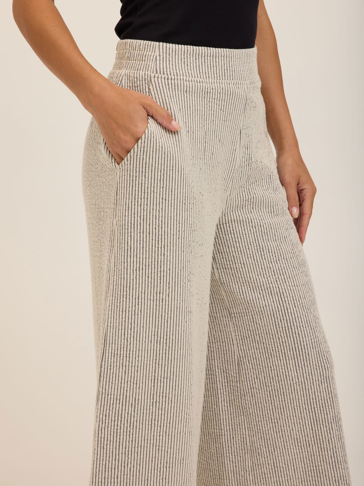 Alora Stretch Seersucker Capri Pant