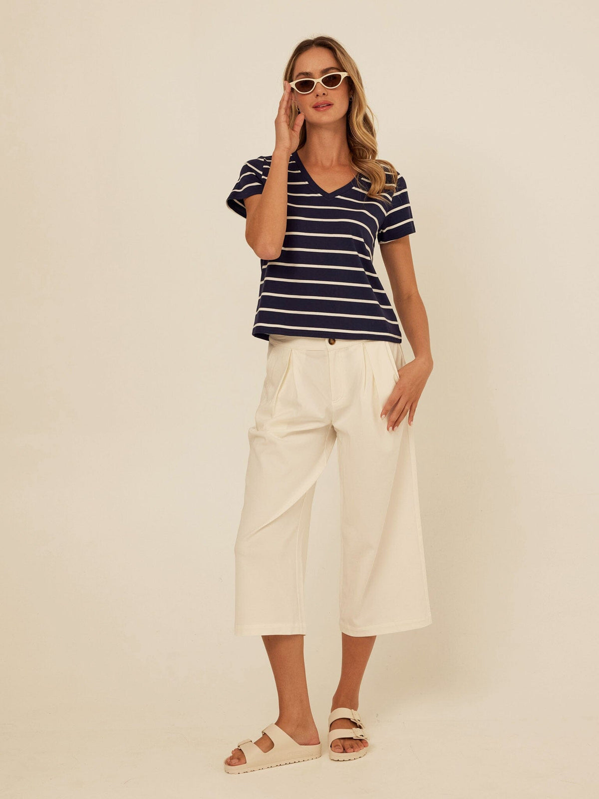 Mikki Stretch Twill Pleated Wide Leg Capri Pant