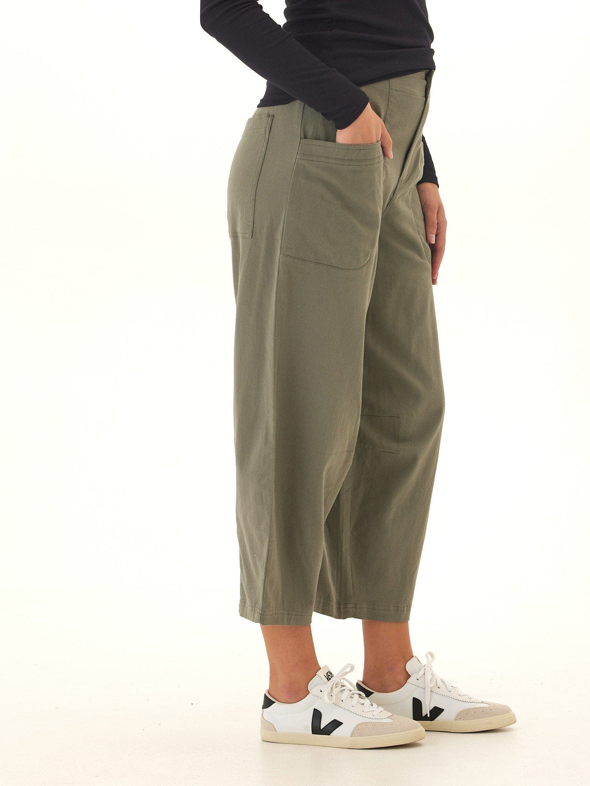 Lauren Stretch Twill Pleated Barrel Pant