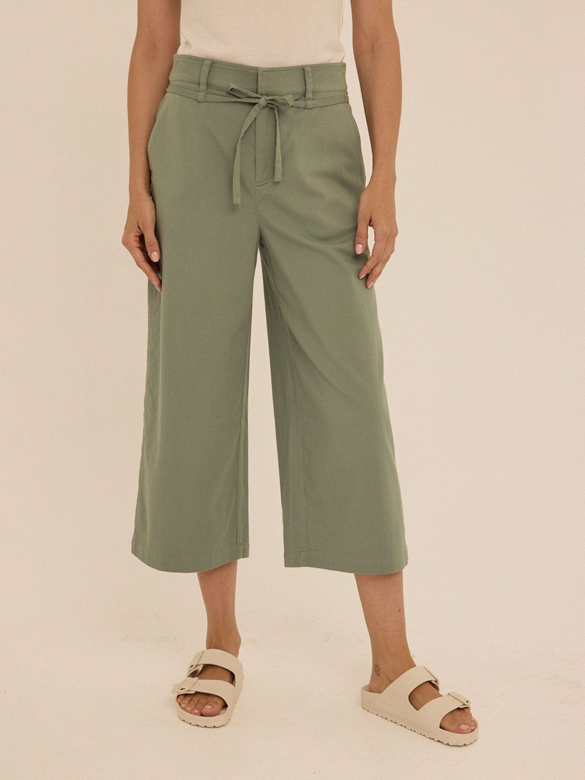 Bemmie Stretch Twill Relaxed Capri Pant