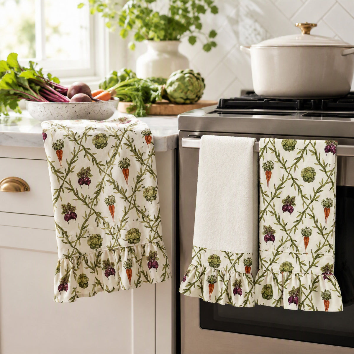 Heirloom Légume Ruffled Towels (Set of 2)
