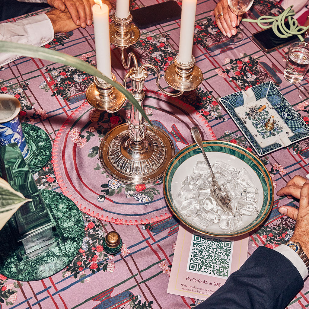 6 Round Placemats La Vie en Rose