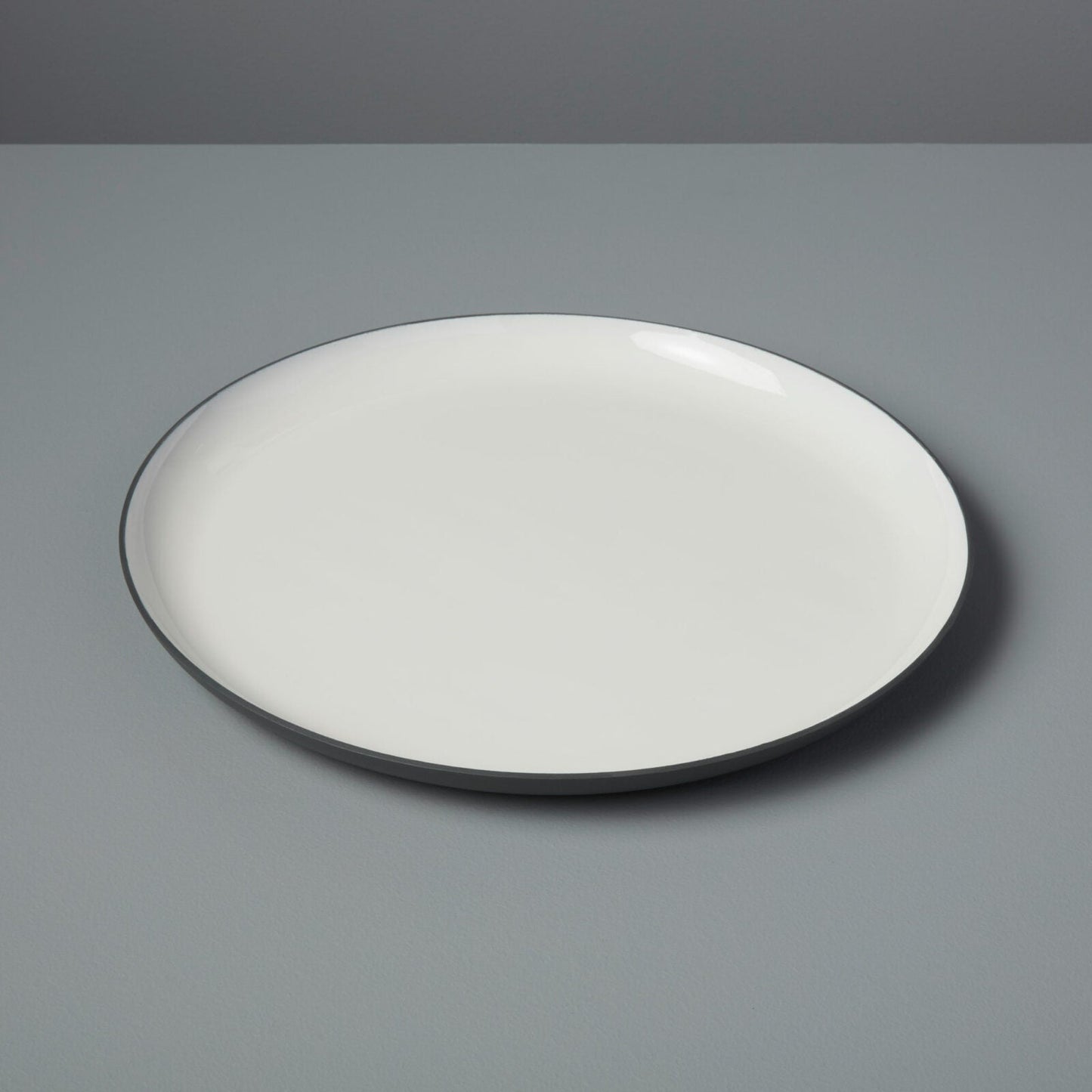 Alto 11" Round Platter, Graphite