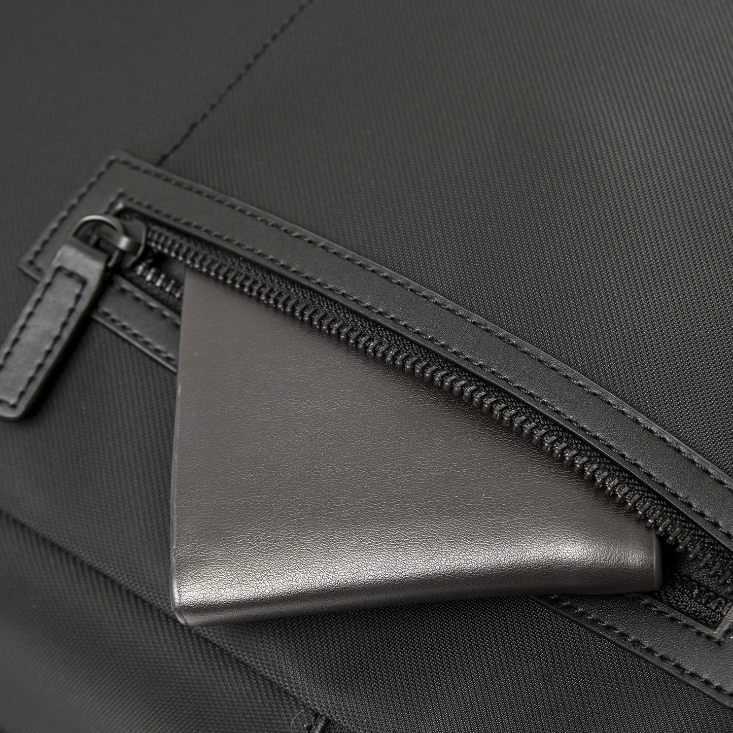 AMSTERDAM CARBON BACKPACK 20L