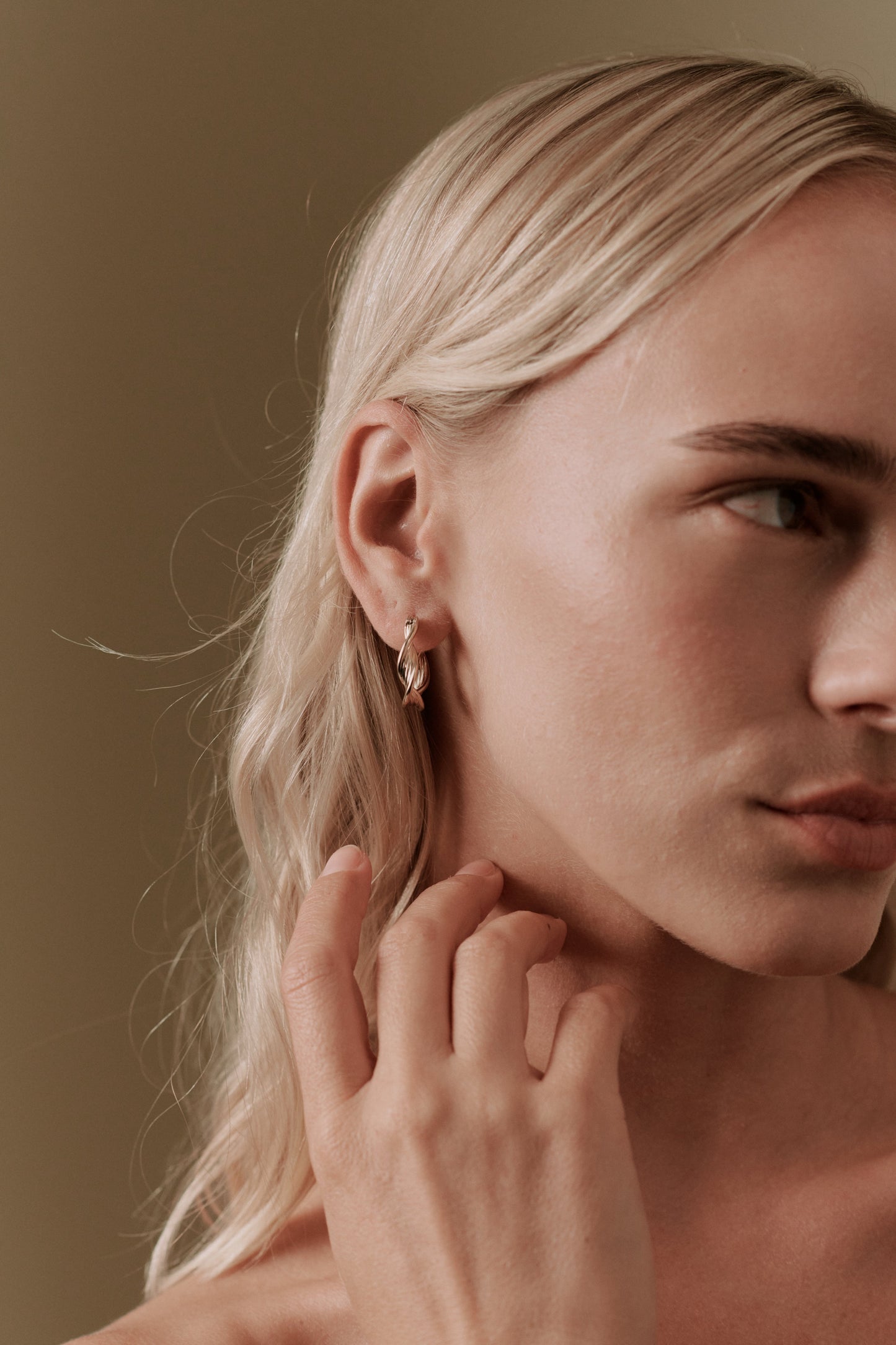 Sunny Twisted Hoops