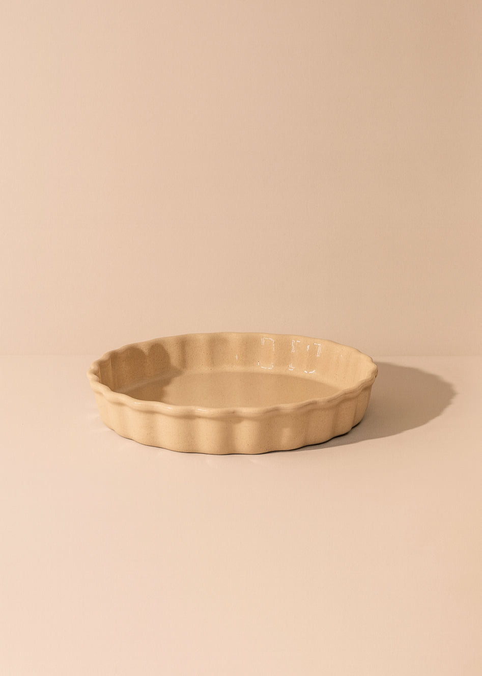 Rounded Stoneware Pie Dish