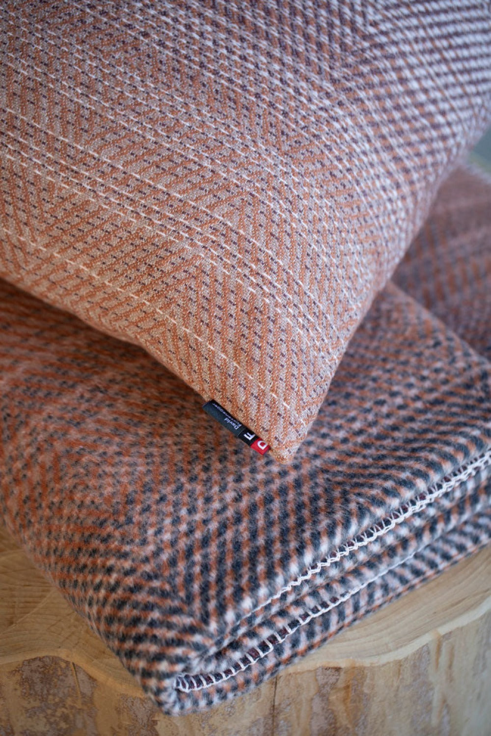 SAVONA Throw "Gradient Herringbone"