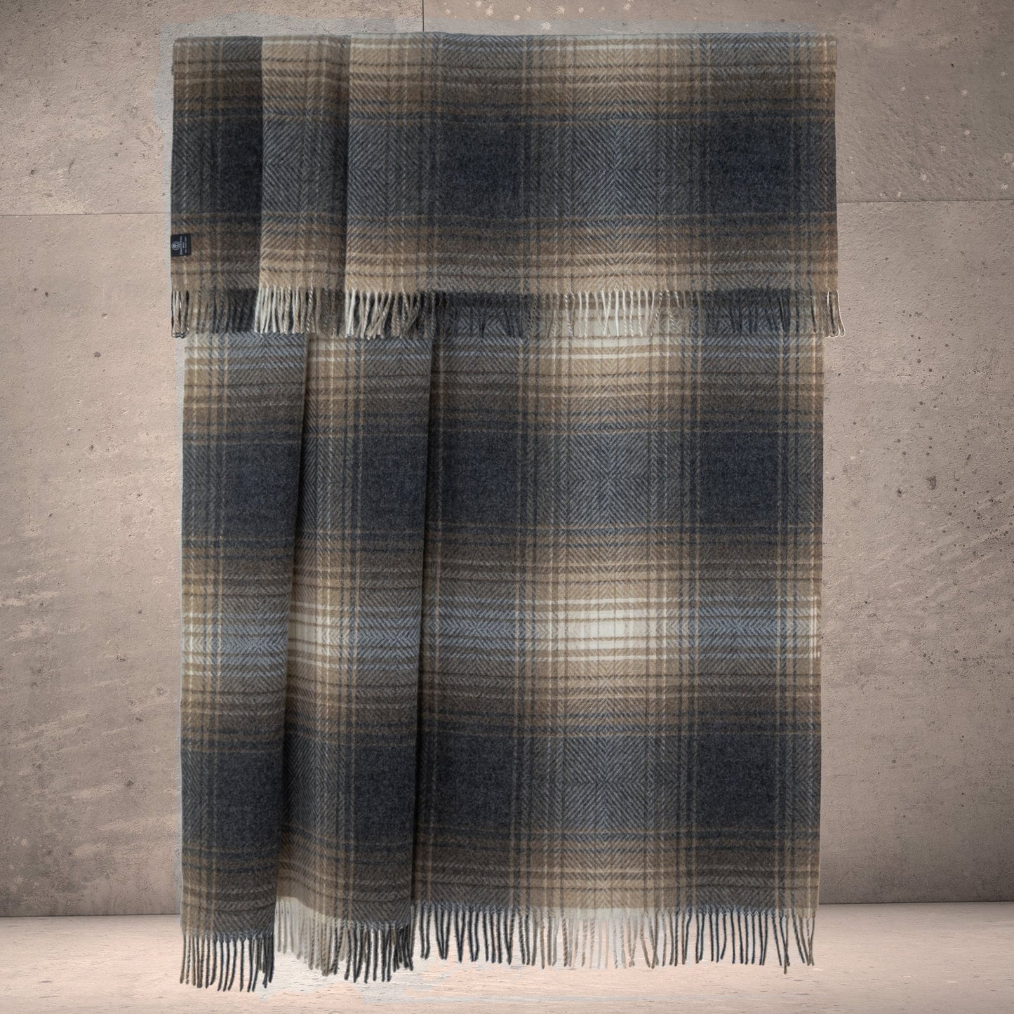 Prince of Scots Highland Tweeds Shetland Lambswool Ombre Throw – Natural