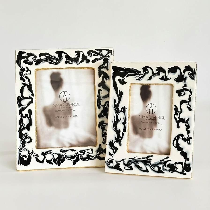 Bianco Nero Frames