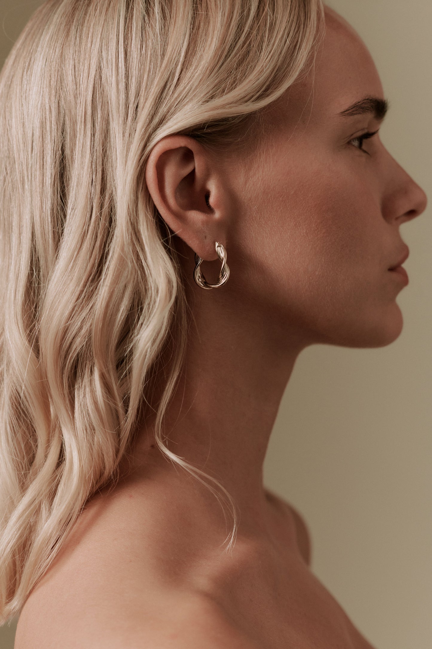 Sunny Twisted Hoops