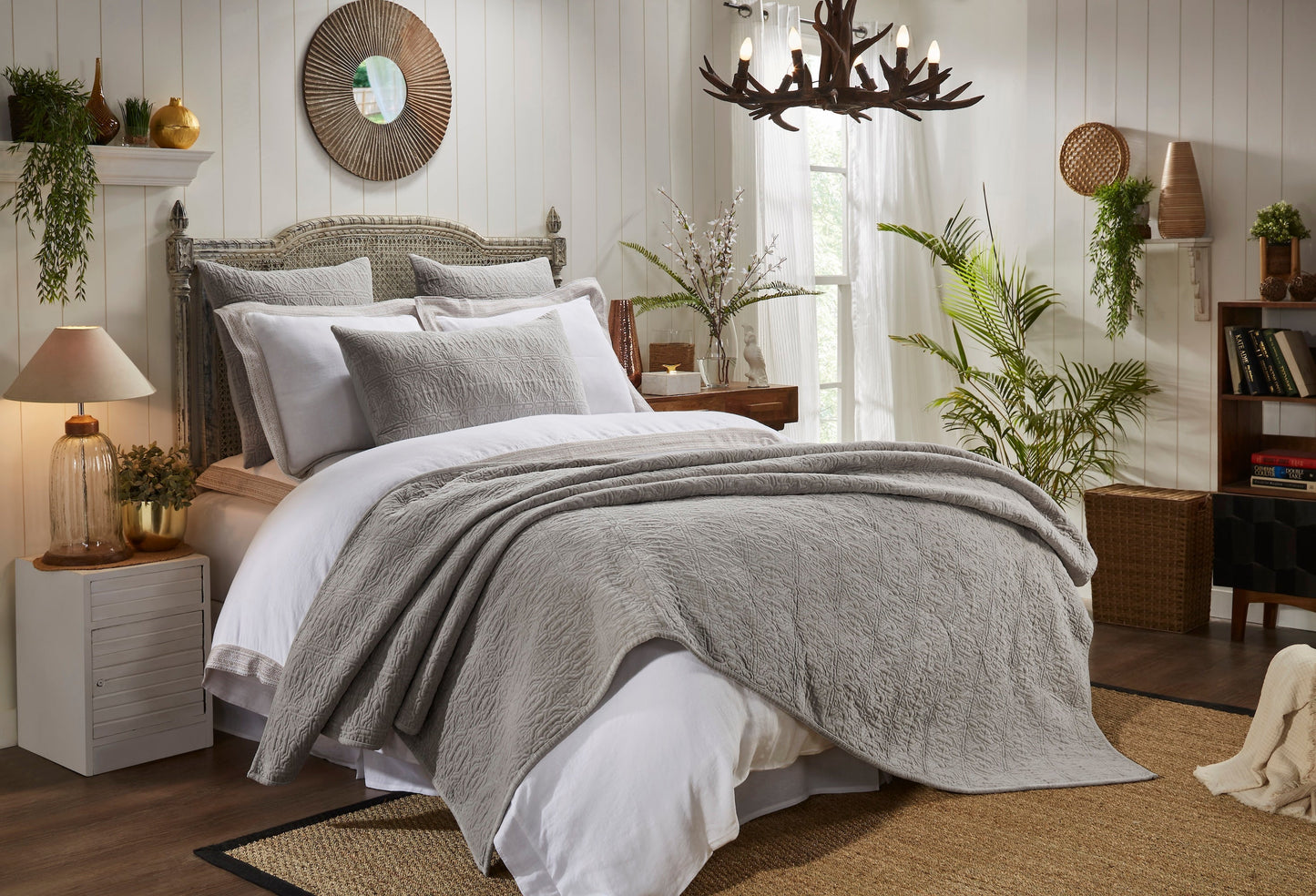 Duke Geometric Cotton Velvet Quilt - Clearance