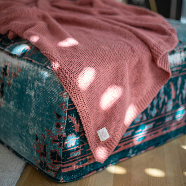 Zrestha Organic Cotton Knit Throw Blanket