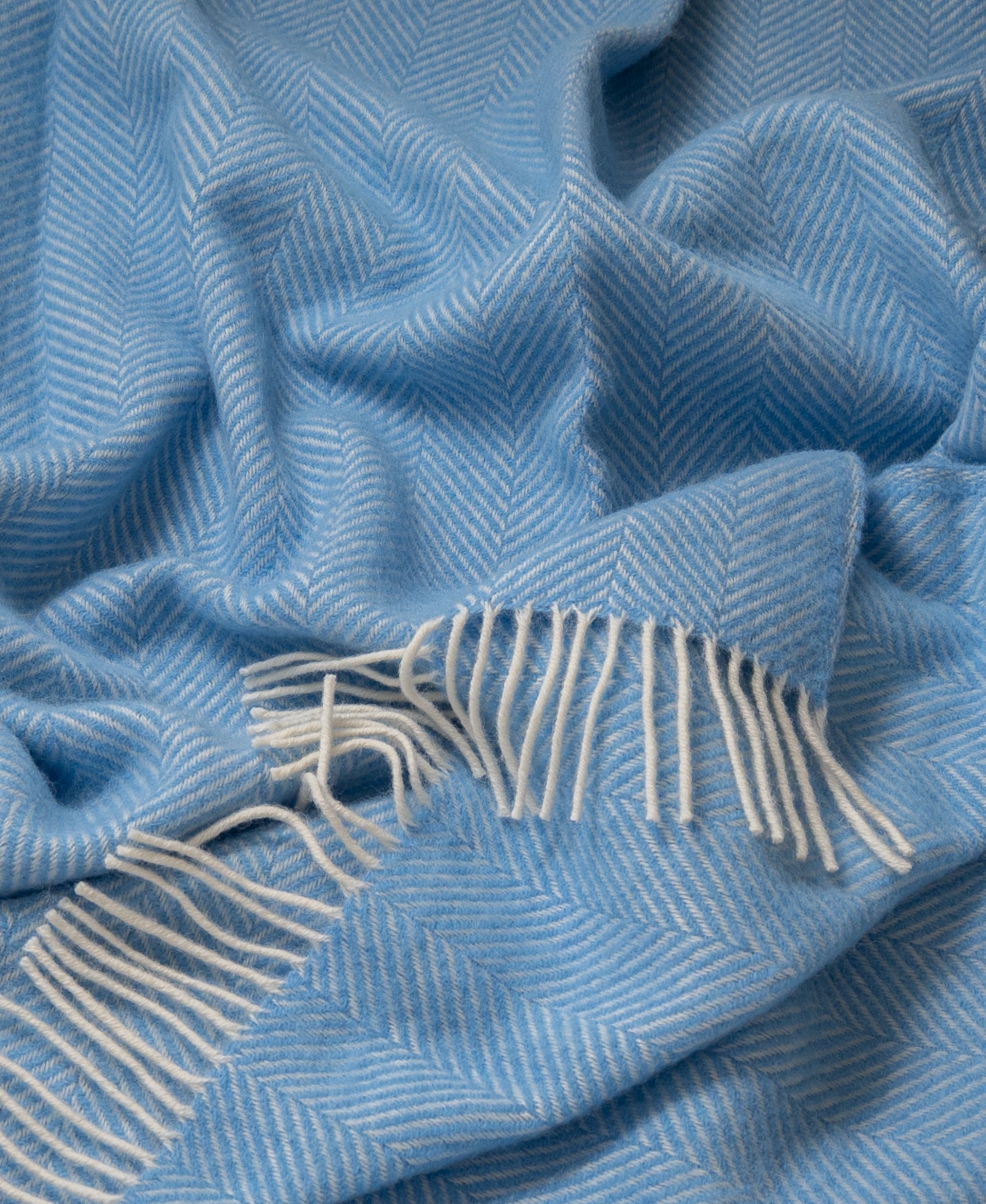 Highland Tweeds Herringbone Pure New Wool Throw ~ Sky Blue  ~ - Osadia Concept Store