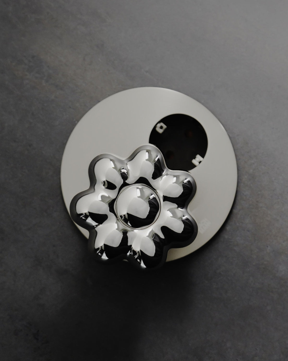 Flower Objet (Chrome Silver)