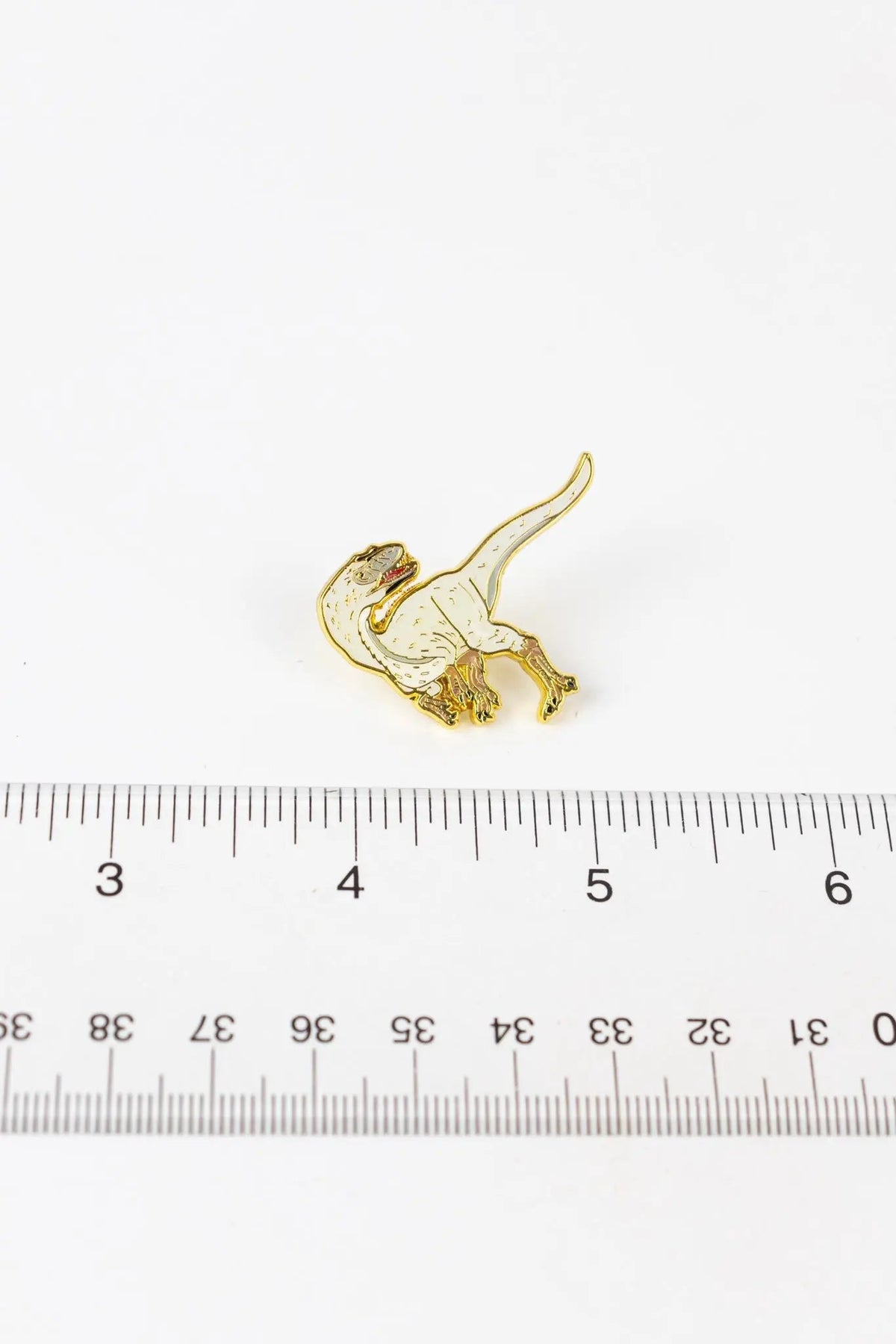 Dilong Enamel Pin (Dilong paradoxus)
