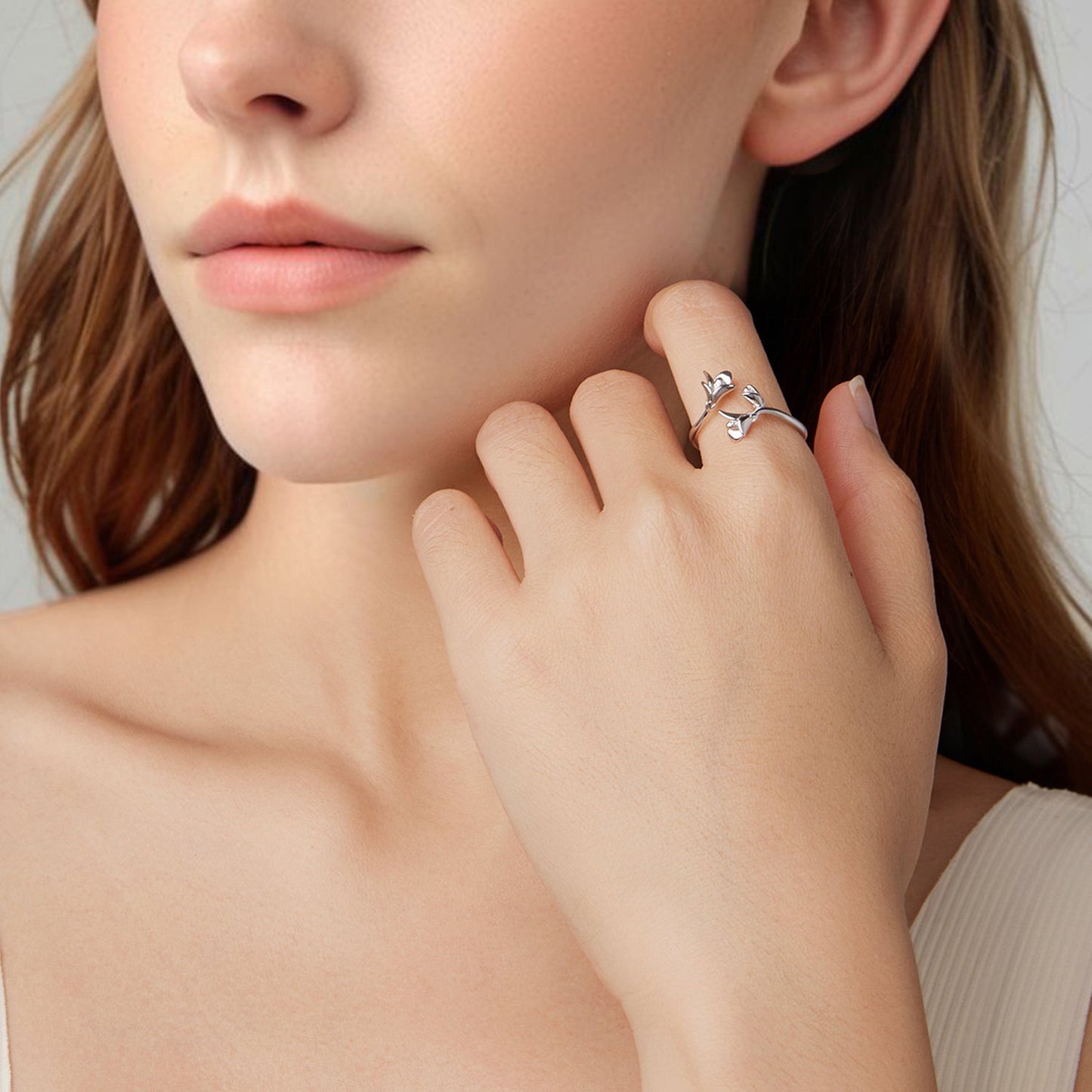 925 Sterling Silver Plated White Gold 0.7cm Flower Ring