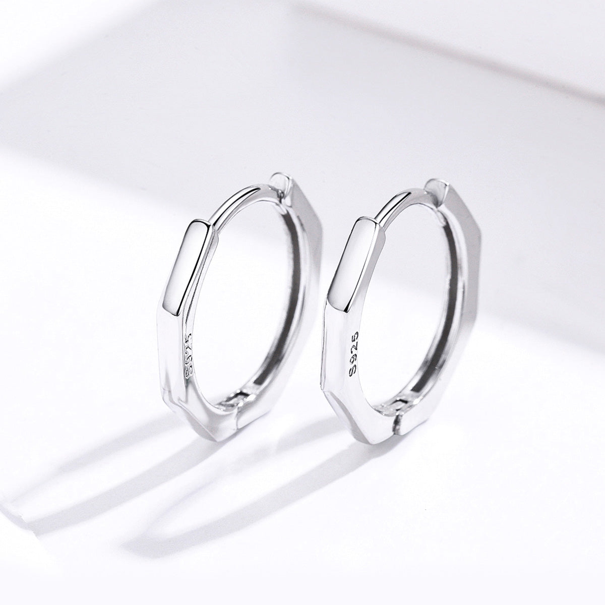 925 Sterling Silver Earrings 1.6*1.5 Size for Unisex