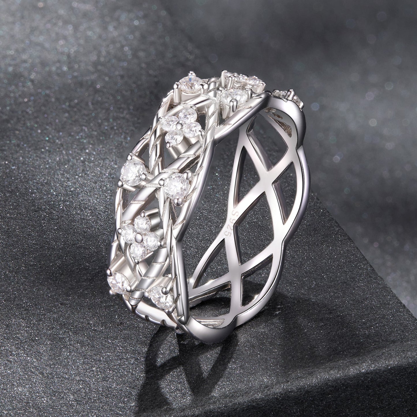 925 Sterling Silver 0.14 Carat Moissanite Ring in Size 8 for Women
