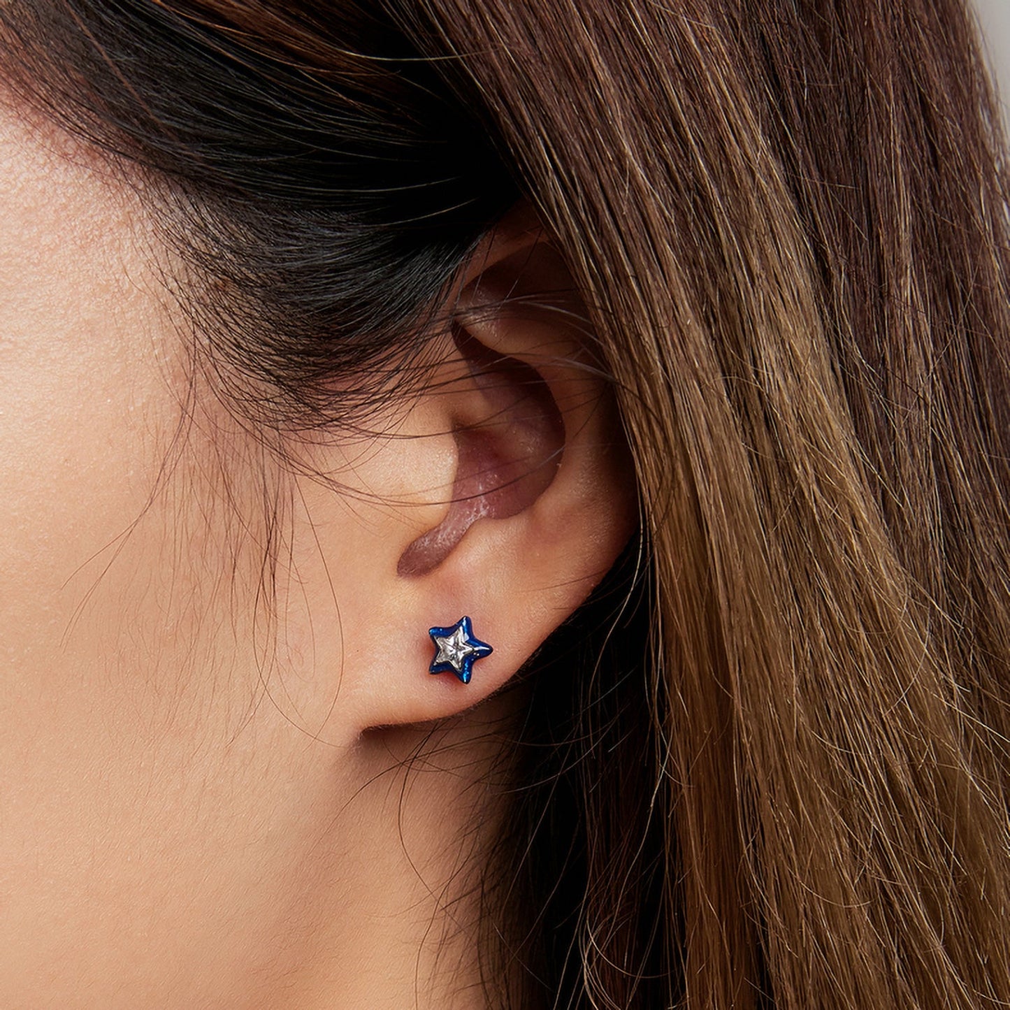 925 Sterling Silver Enamel CZ Stud Earrings in Platinum Plating