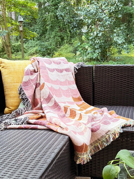 Pink Geometric Scallop Jacquard Woven Throw