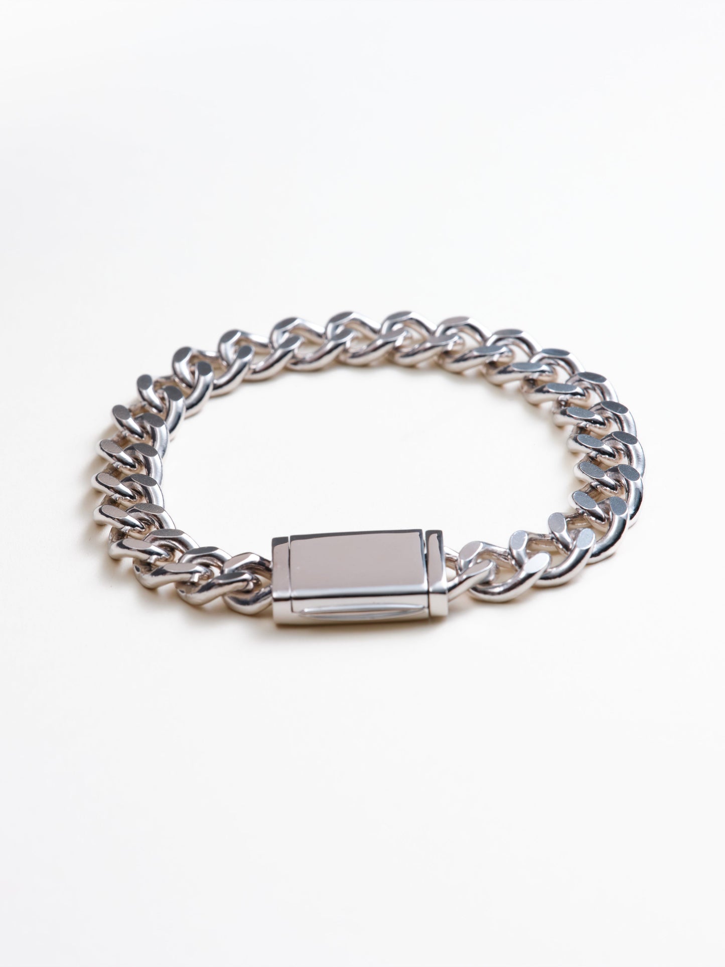 Ezra Oversized Curb Chain Bracelet