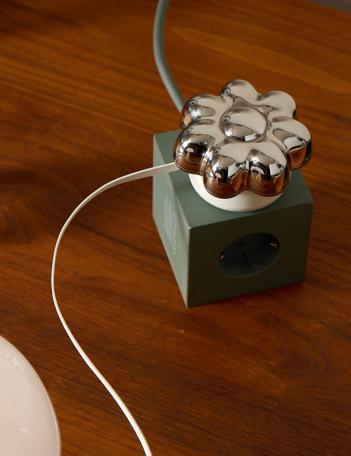 Flower Objet (Chrome Silver)