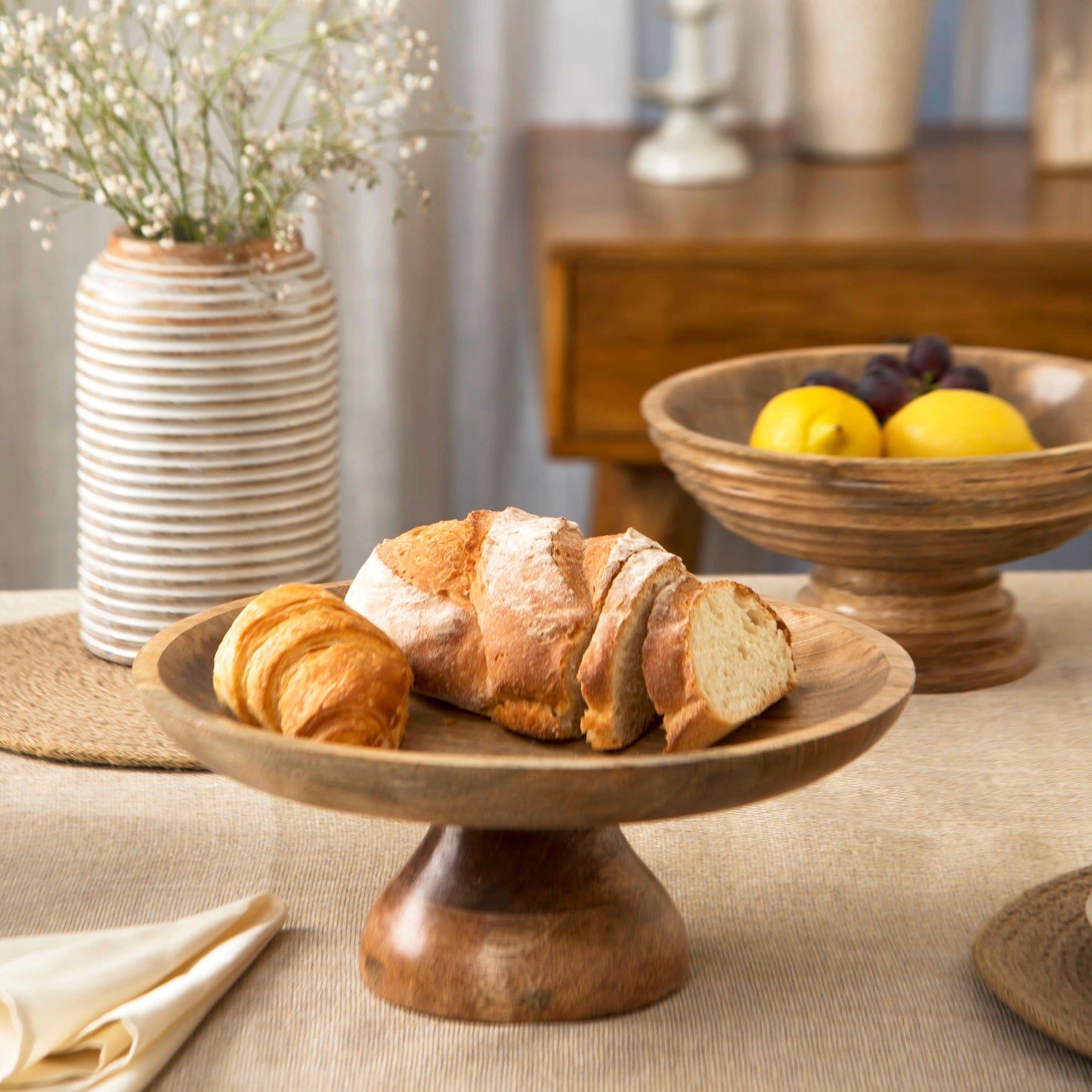 Sienna Mangowood Pedestal Stand