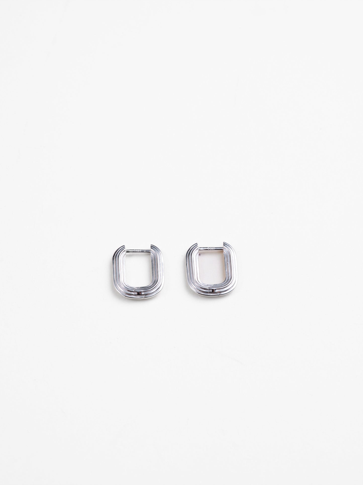 Elli Step Link Huggies