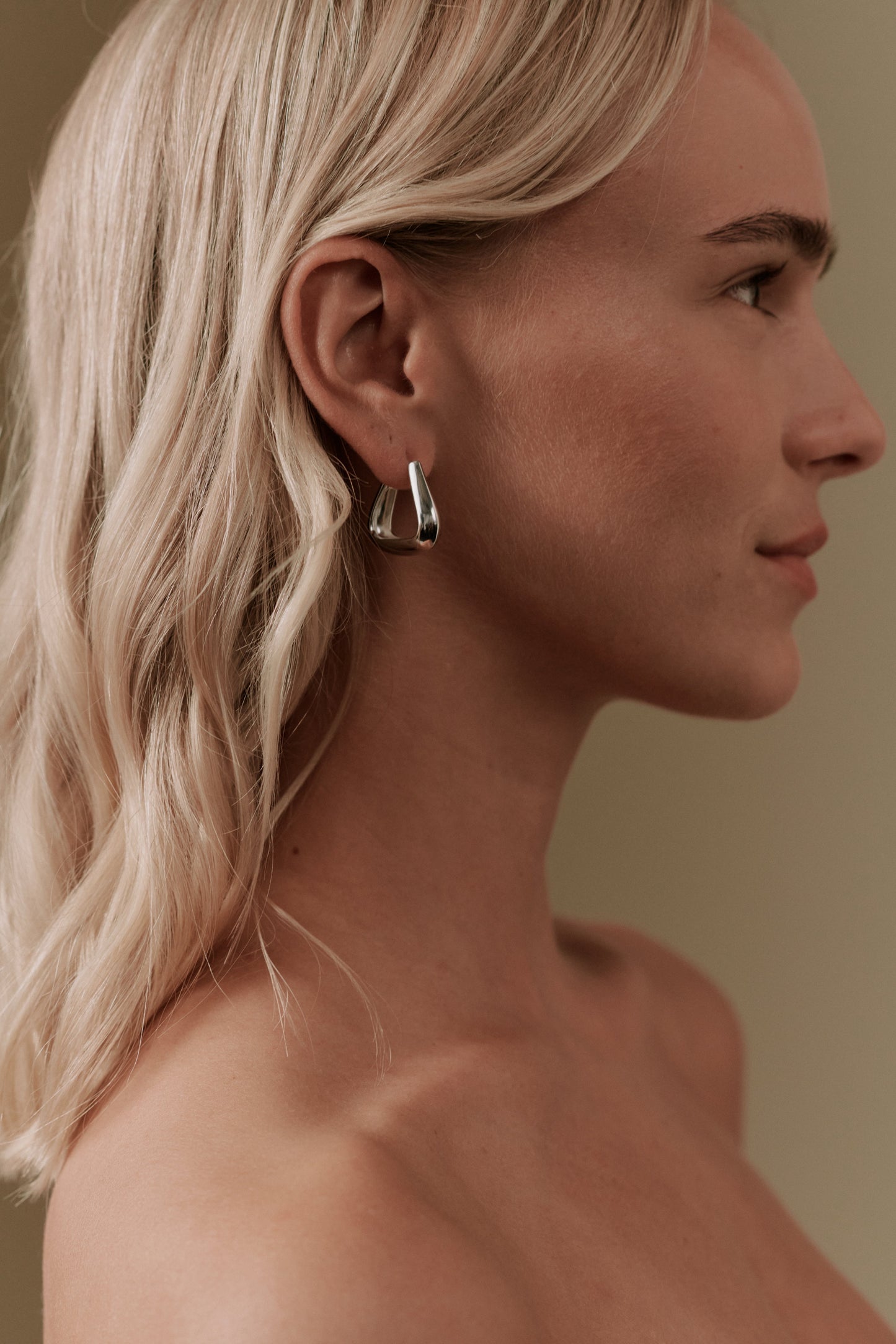 Lyle Medium Triangle Hoops