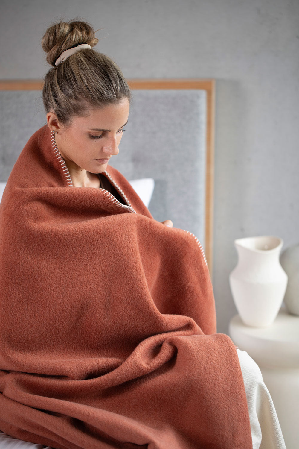 SAVONA throw solid