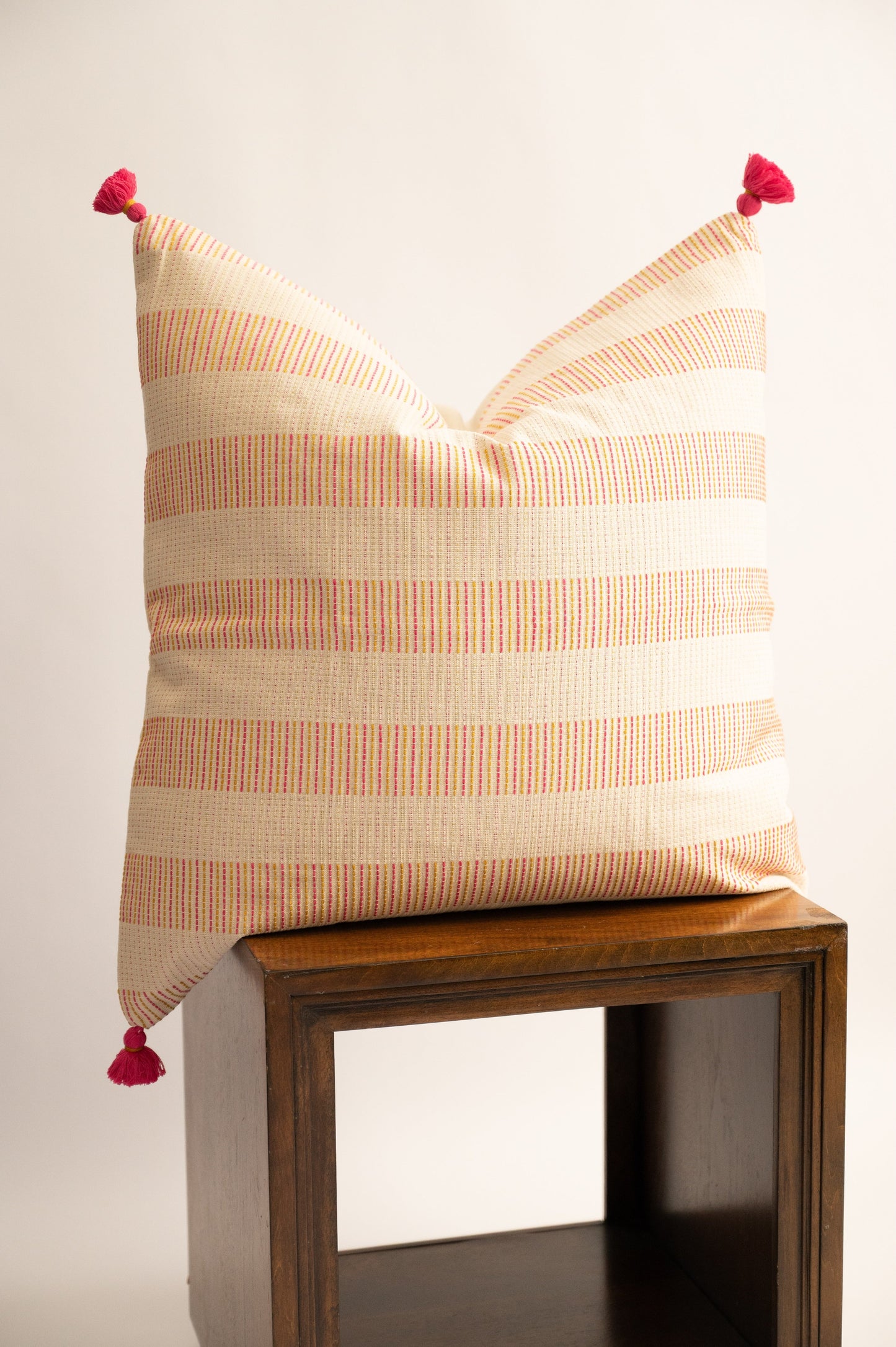 Ransia Handloom Pillow 24"x24"