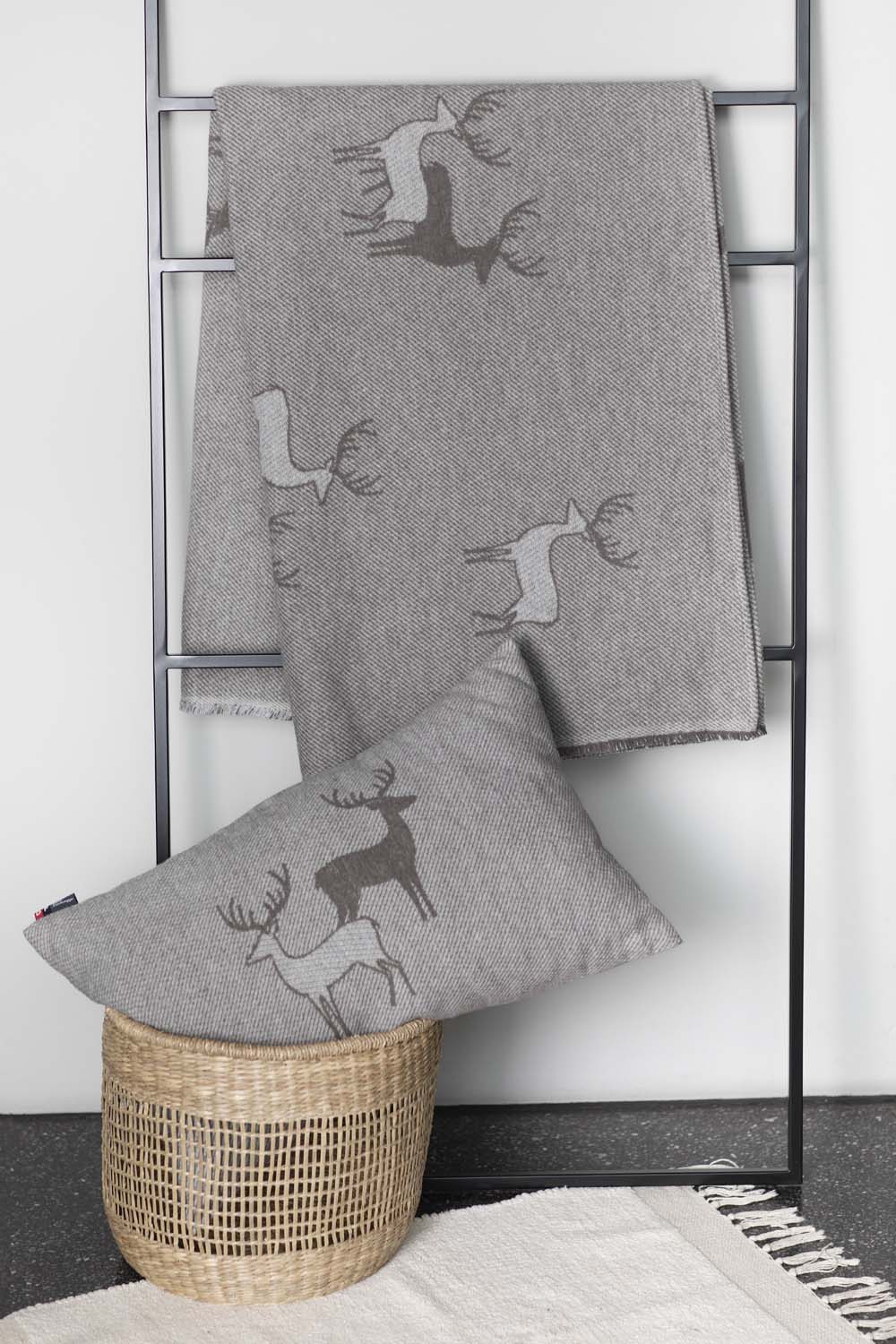 LUCA throw "pairs of stags"