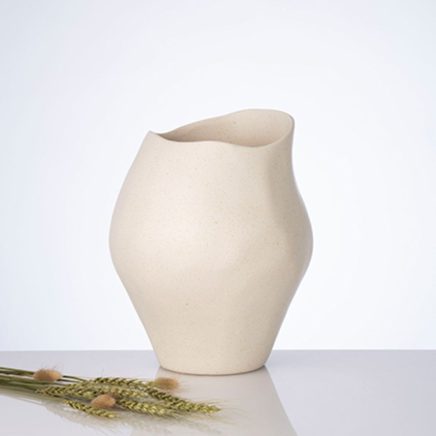 Mosco Cream Vase